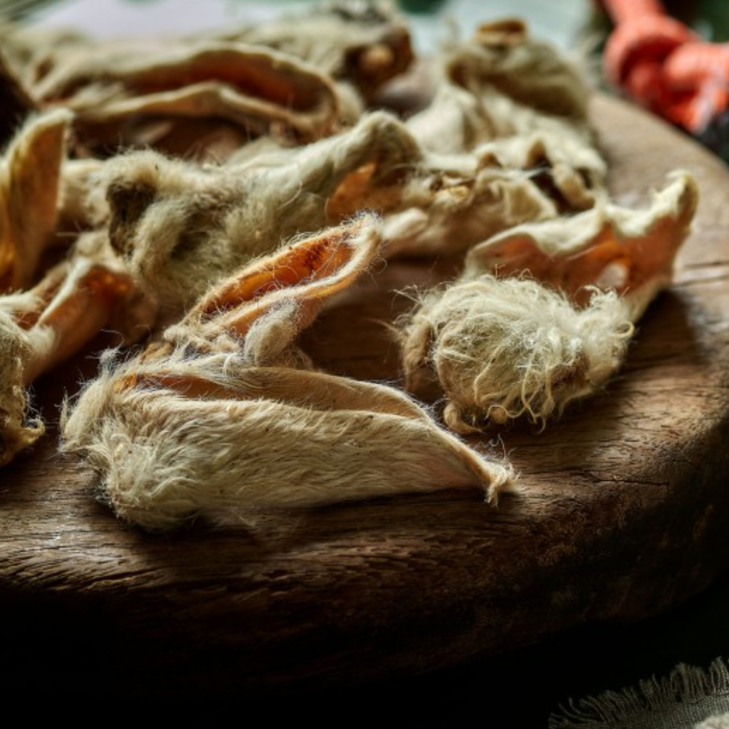 Cotswold Raw Lambs Ears With Fur - 150g