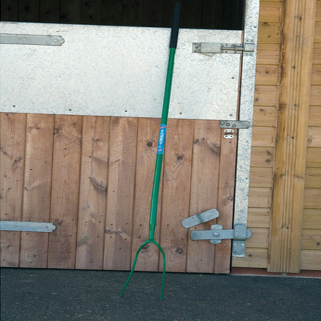 Fyna-Lite Manure Fork - Long Metal Handle - Green