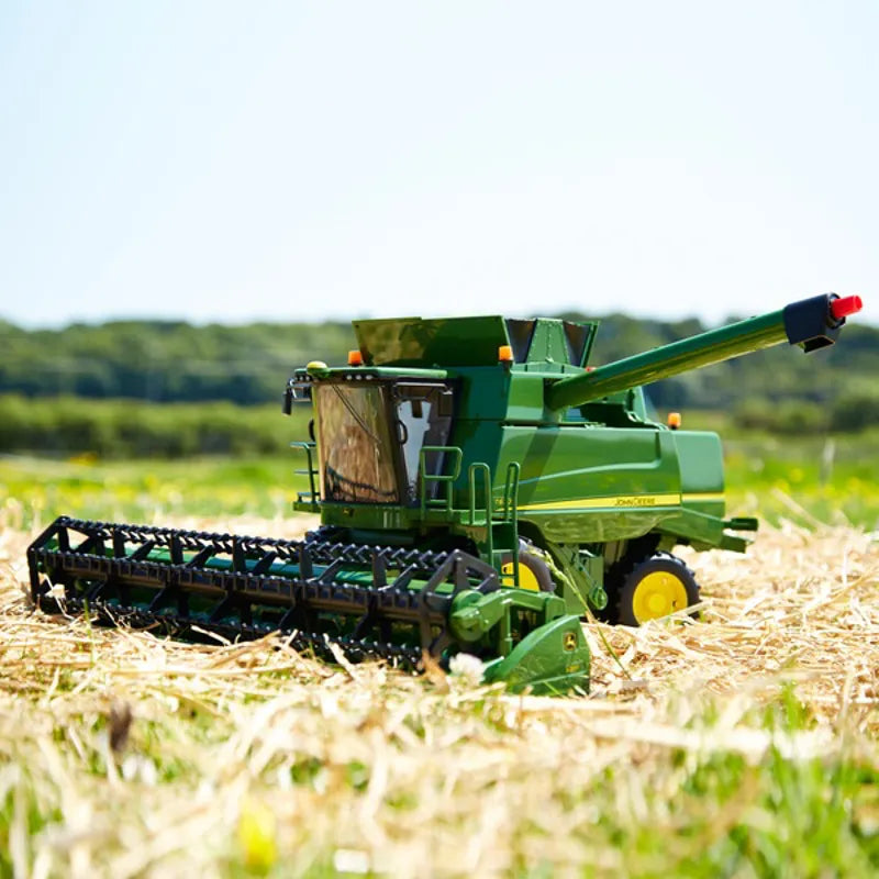 John Deere Combine Harvester T670I