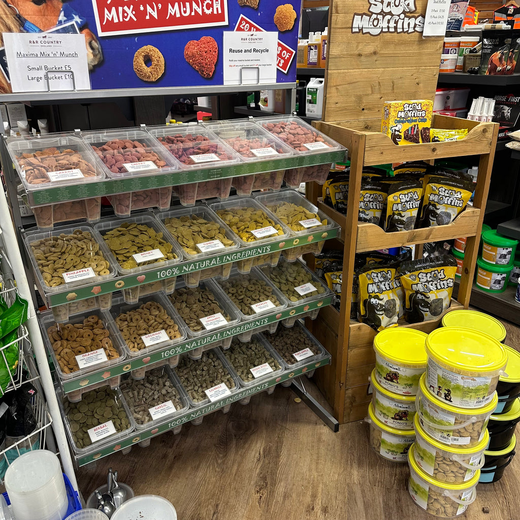 Maxima Mix 'N' Munch Selection Bucket