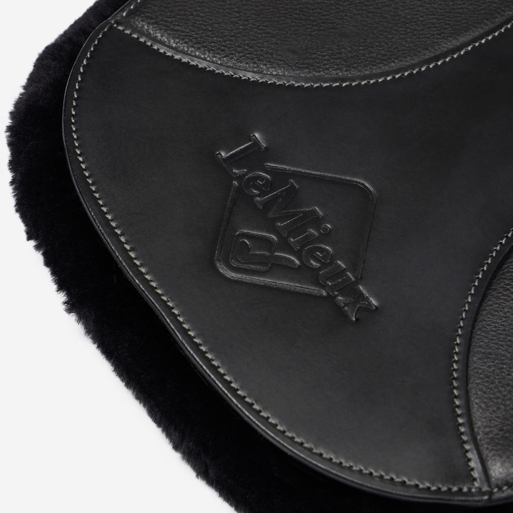 LeMieux Arika Simuwool Contoured Short Stud Girth - Black