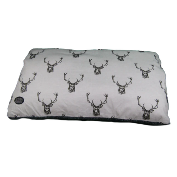 Snug and Cosy Deluxe Lounger - Deer