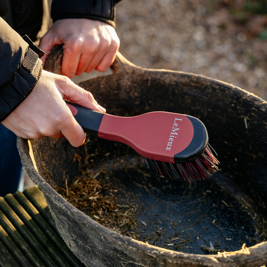 LeMieux Bucket Brush - Black/Red