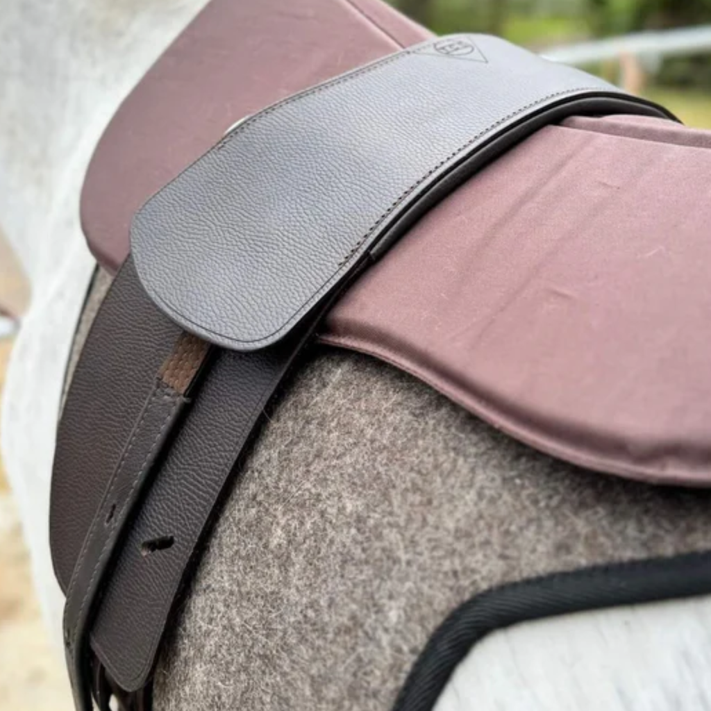 Total Contact Saddles Treeless Classic Short Billet Saddle - Havana Brown