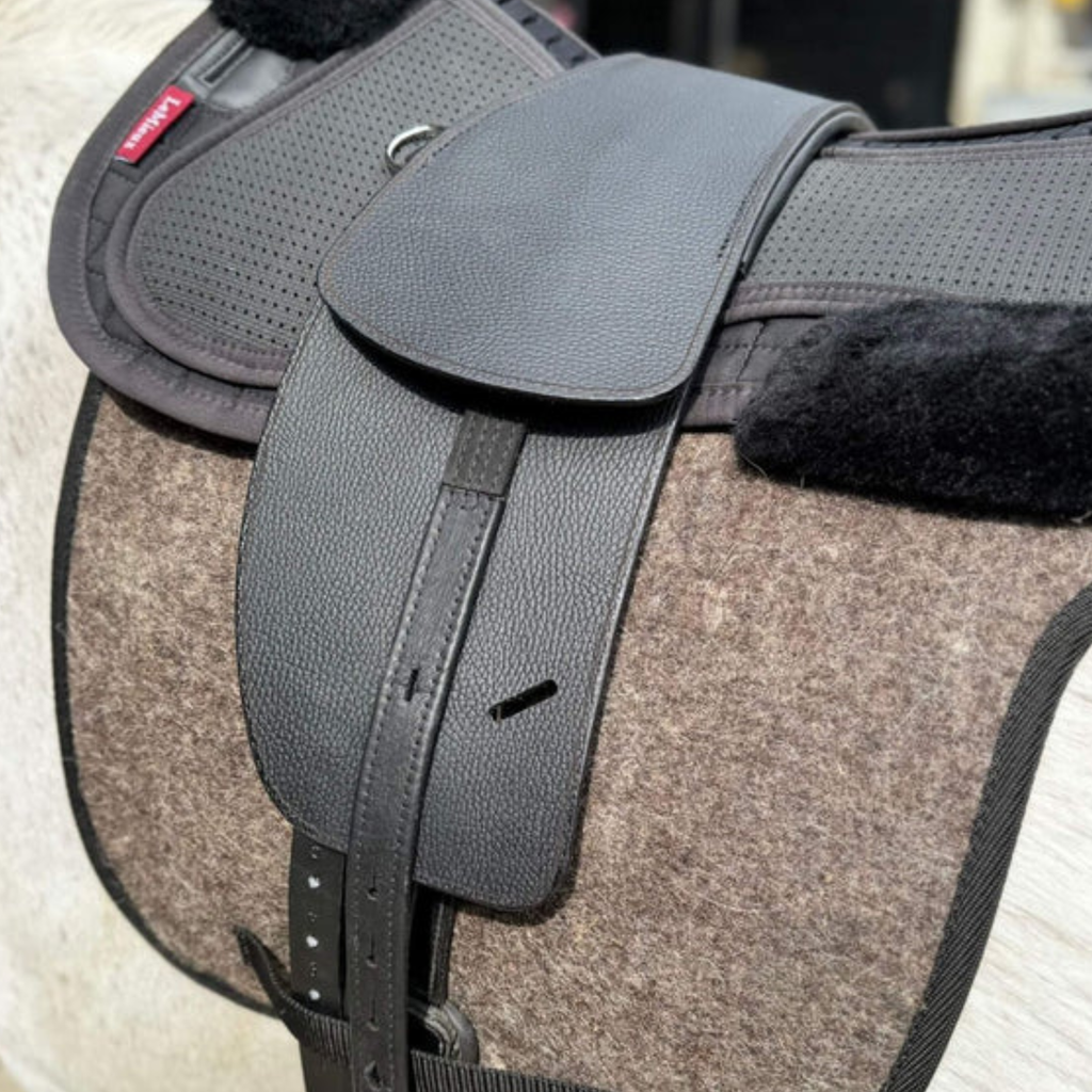 Total Contact Saddles Treeless Classic Short Billet Saddle - Jet Black