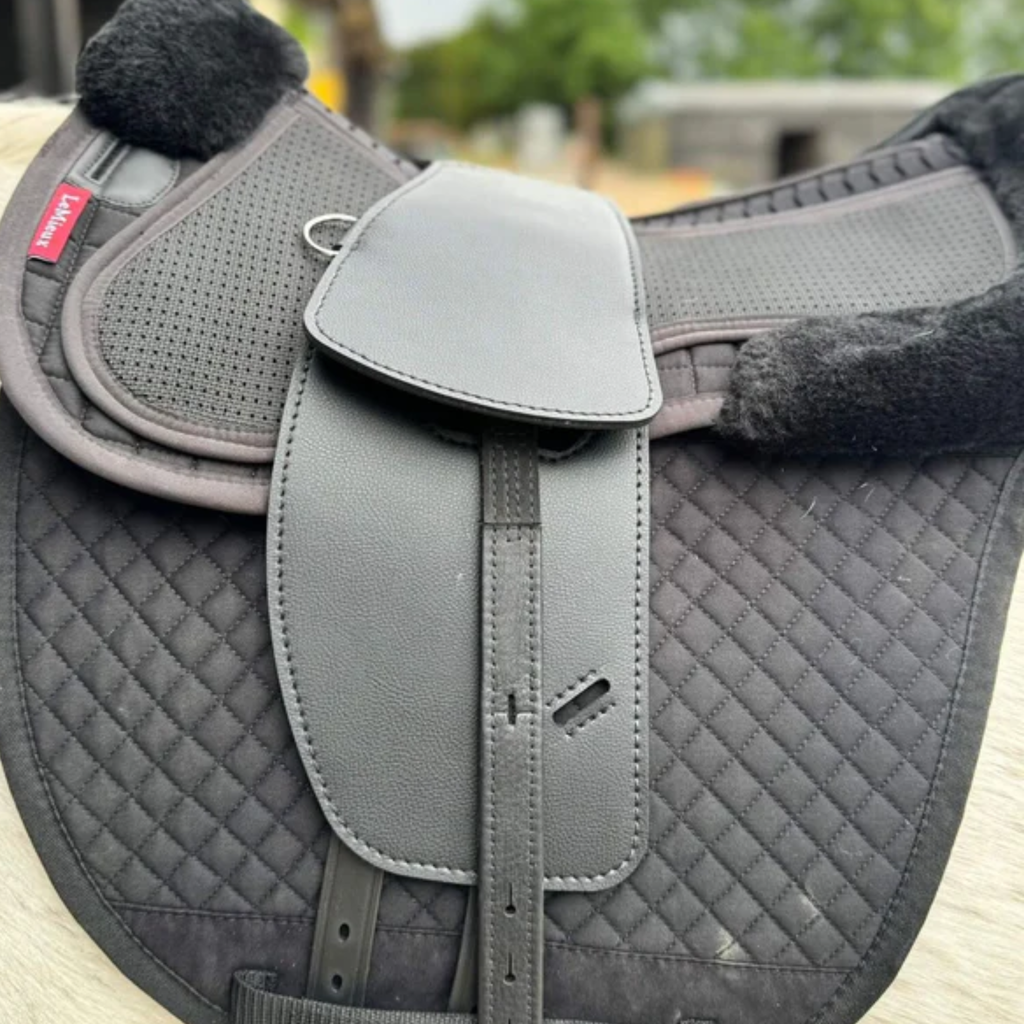 Total Contact Saddles Treeless Synthetic Long Billet Saddle - Jet Black