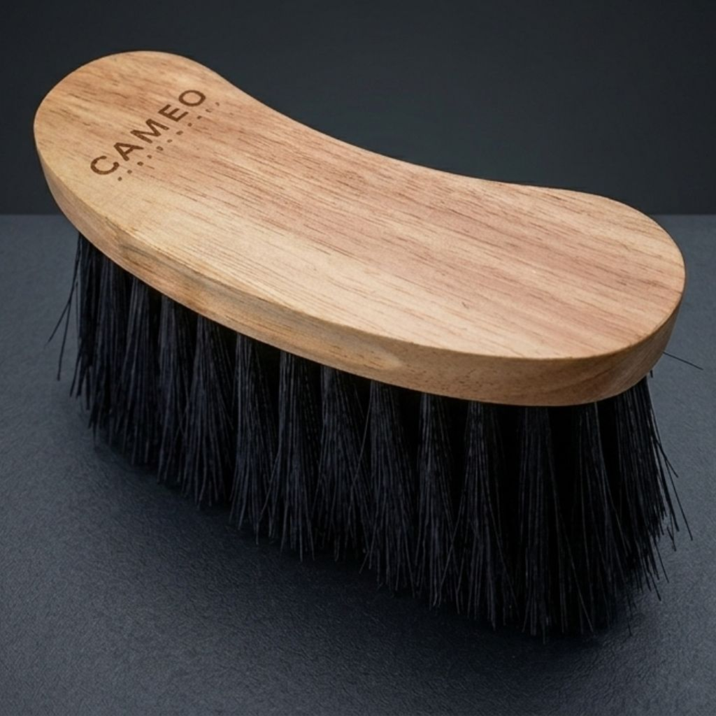 Cameo Heritage Flick Brush
