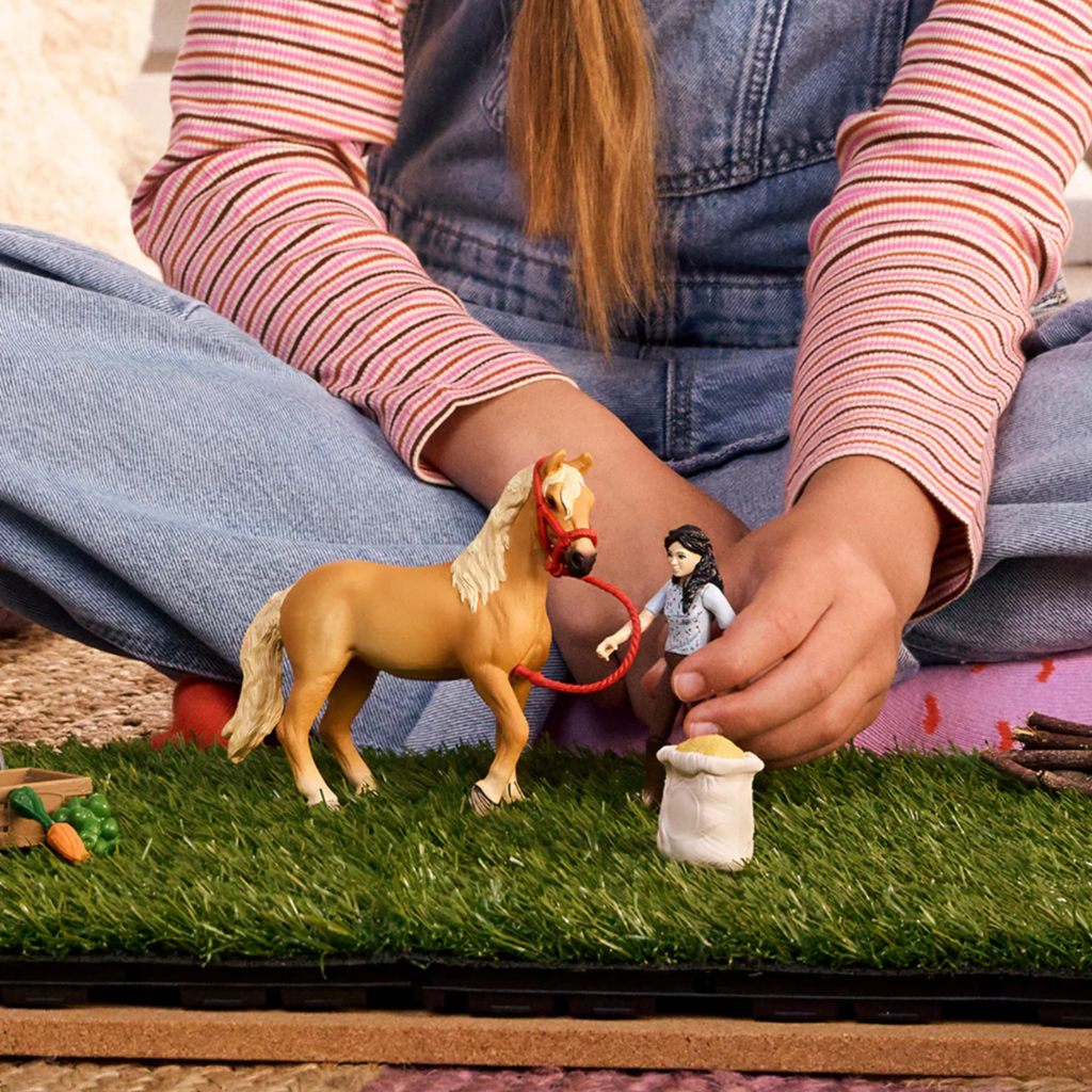 Schleich Emily's Care Set