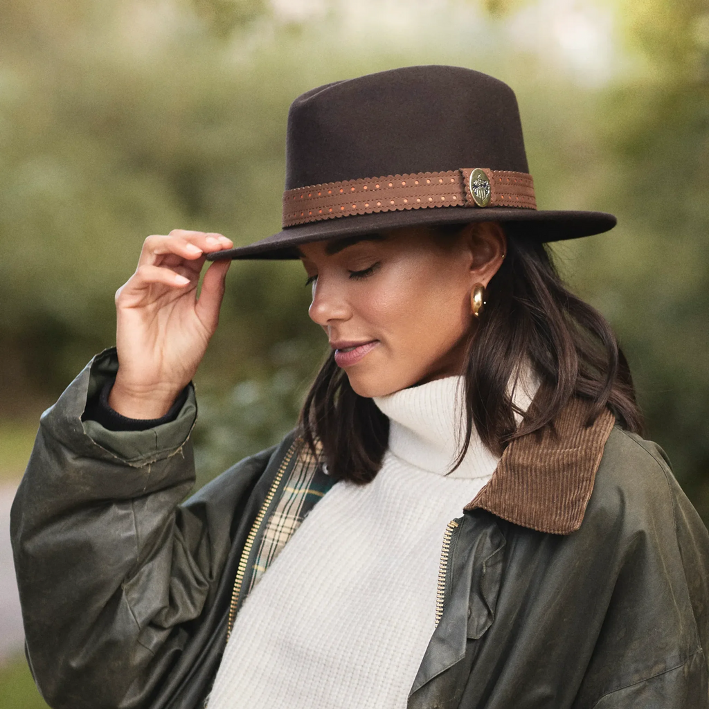 Hicks and Brown x Fairfax and Favor - The Waveney - Brown