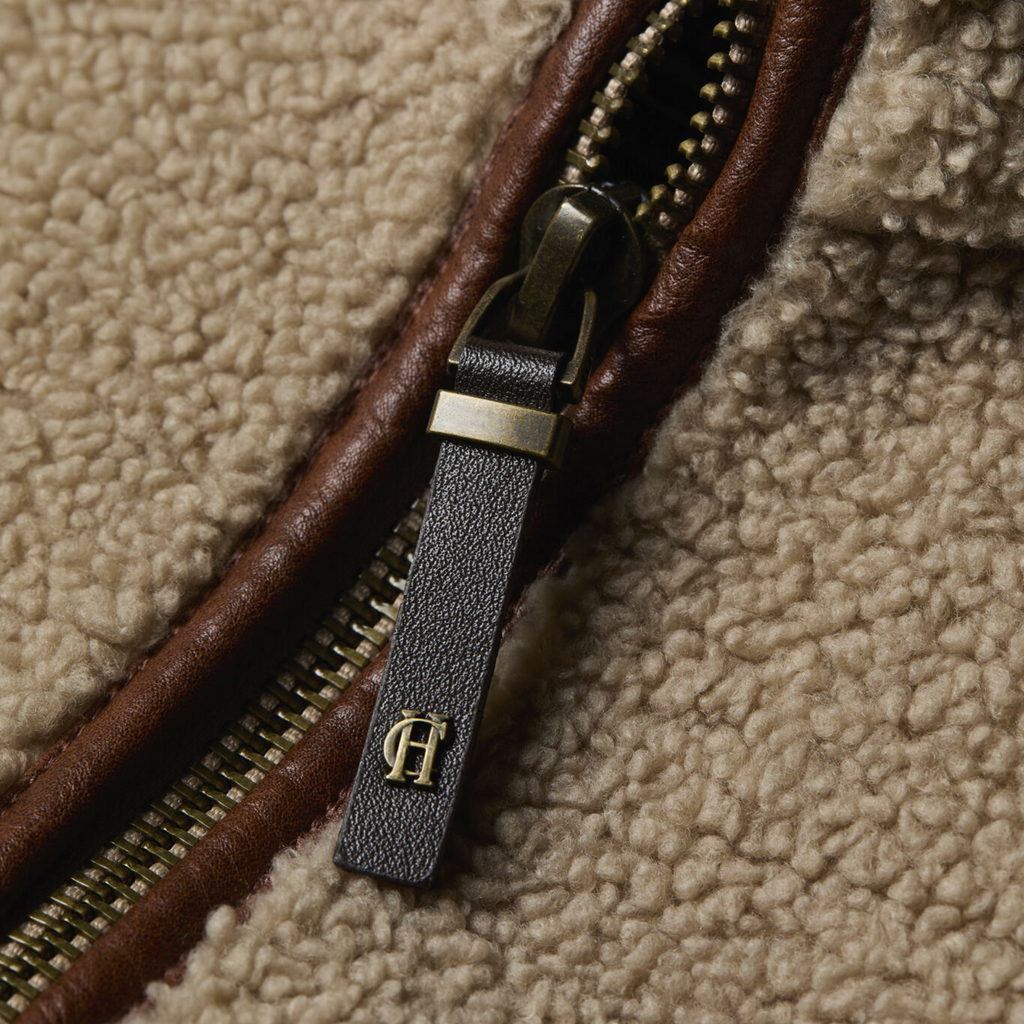 Holland Cooper Country Fleece Gilet - Natural Borg