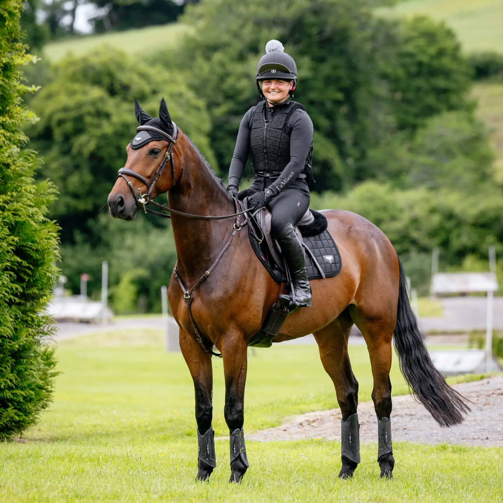 LeMieux Loire Classic Close Contact Square - Black