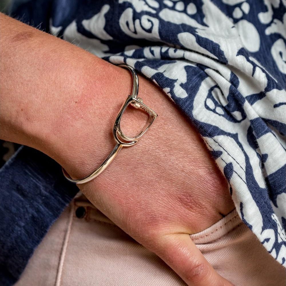 Hiho Silver Sterling Silver Stirrup Bracelet