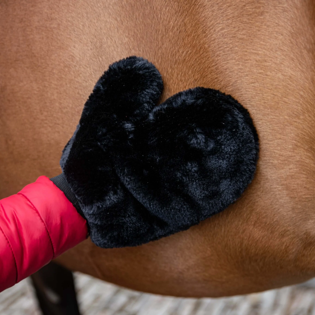 Smart Grooming Faux Lambswool Mitt