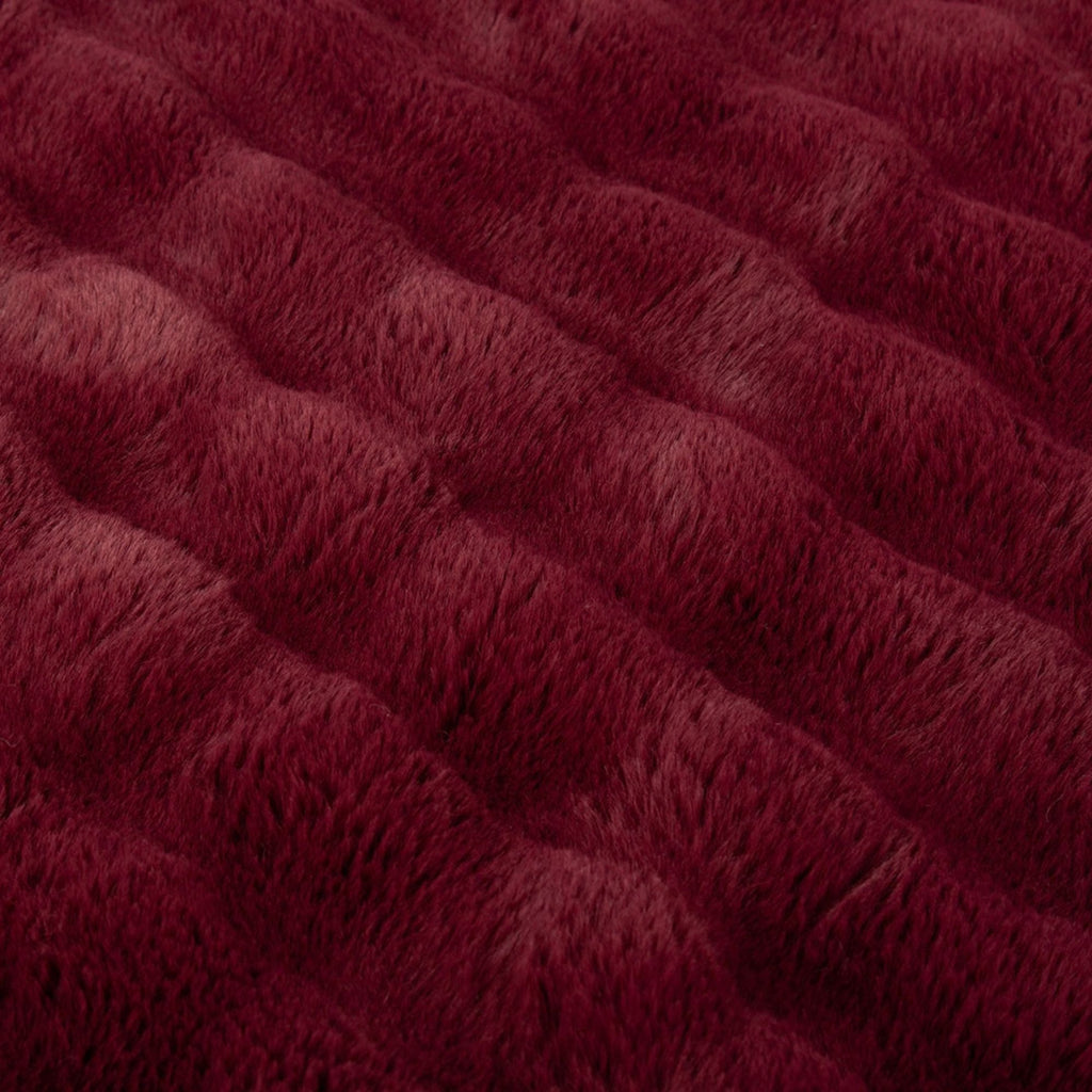 Scruffs Festive Fur Blanket - Burgundy