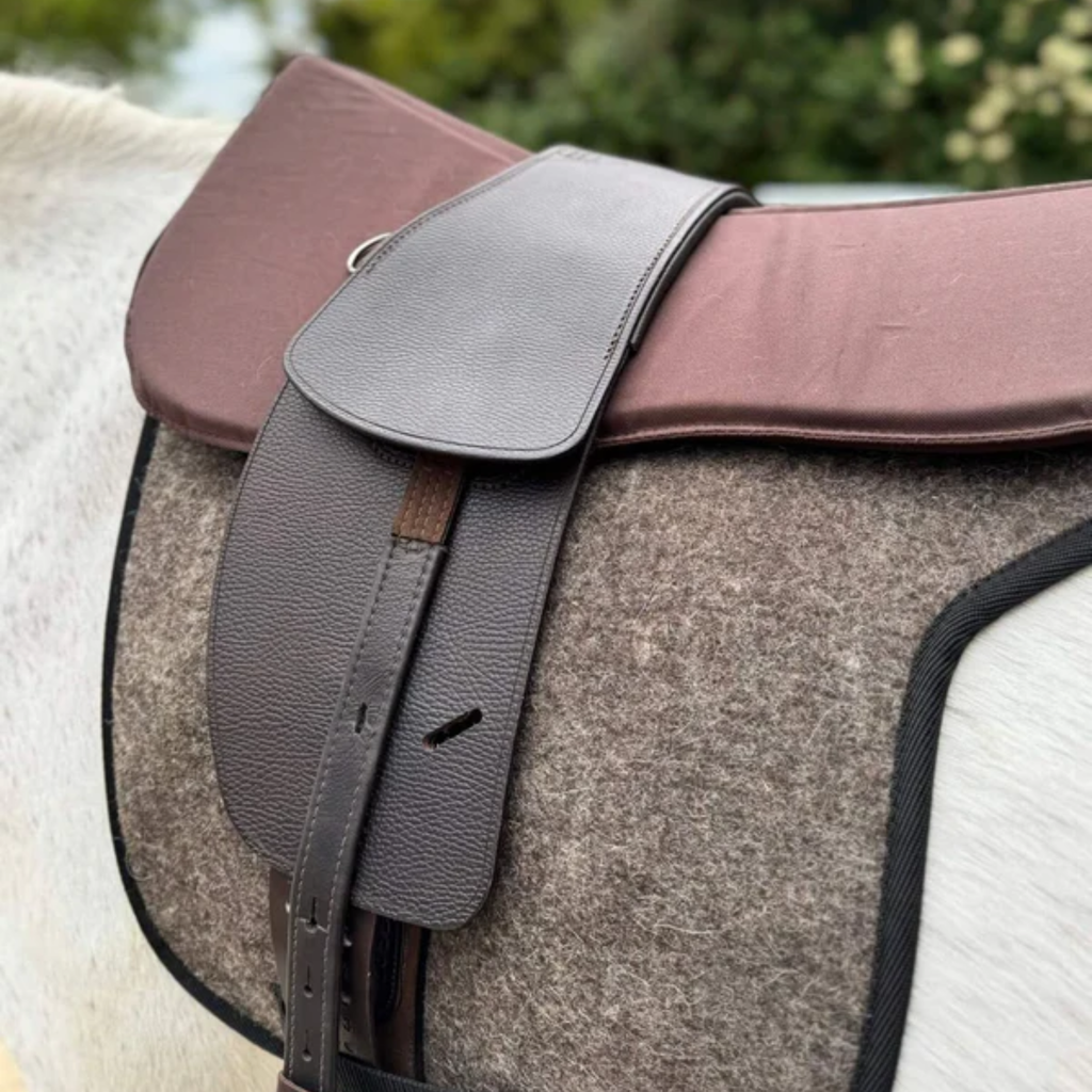 Total Contact Saddles Treeless Classic Short Billet Saddle - Havana Brown