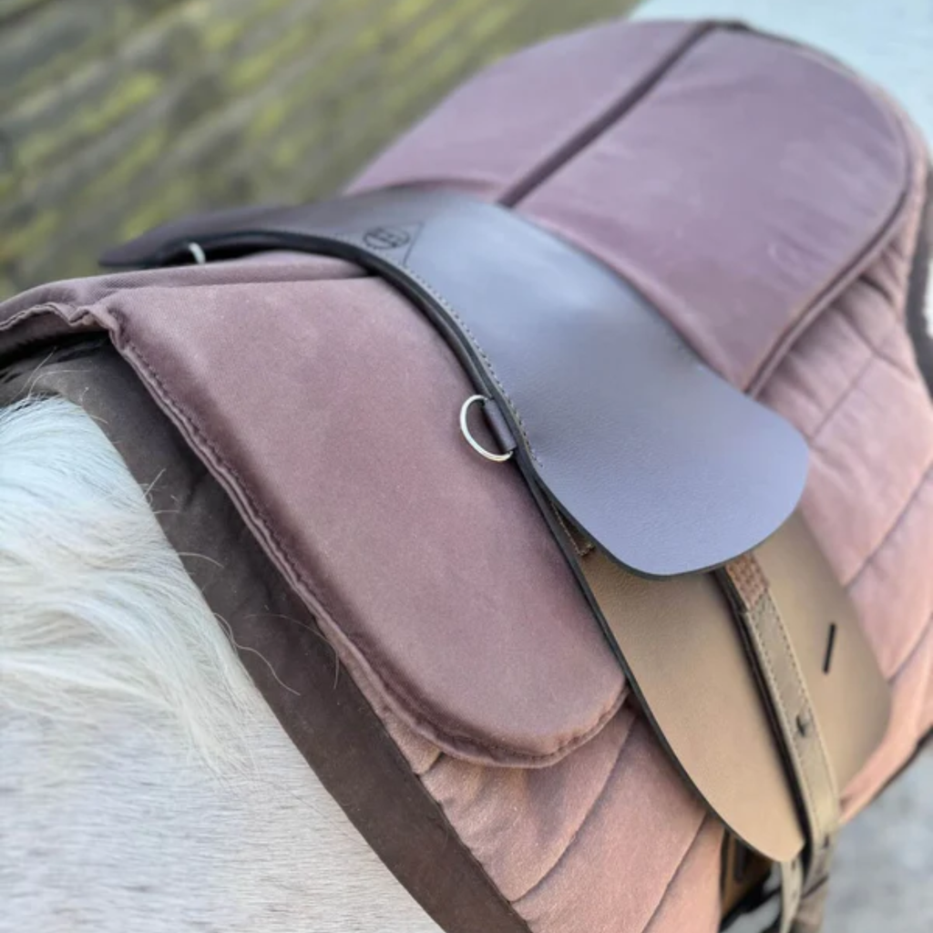 Total Contact Saddles Treeless Synthetic Short Billet Saddle - Chocolate Brown
