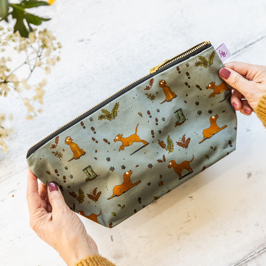 Emily Cole Fox Red Lab Pattern Washbag