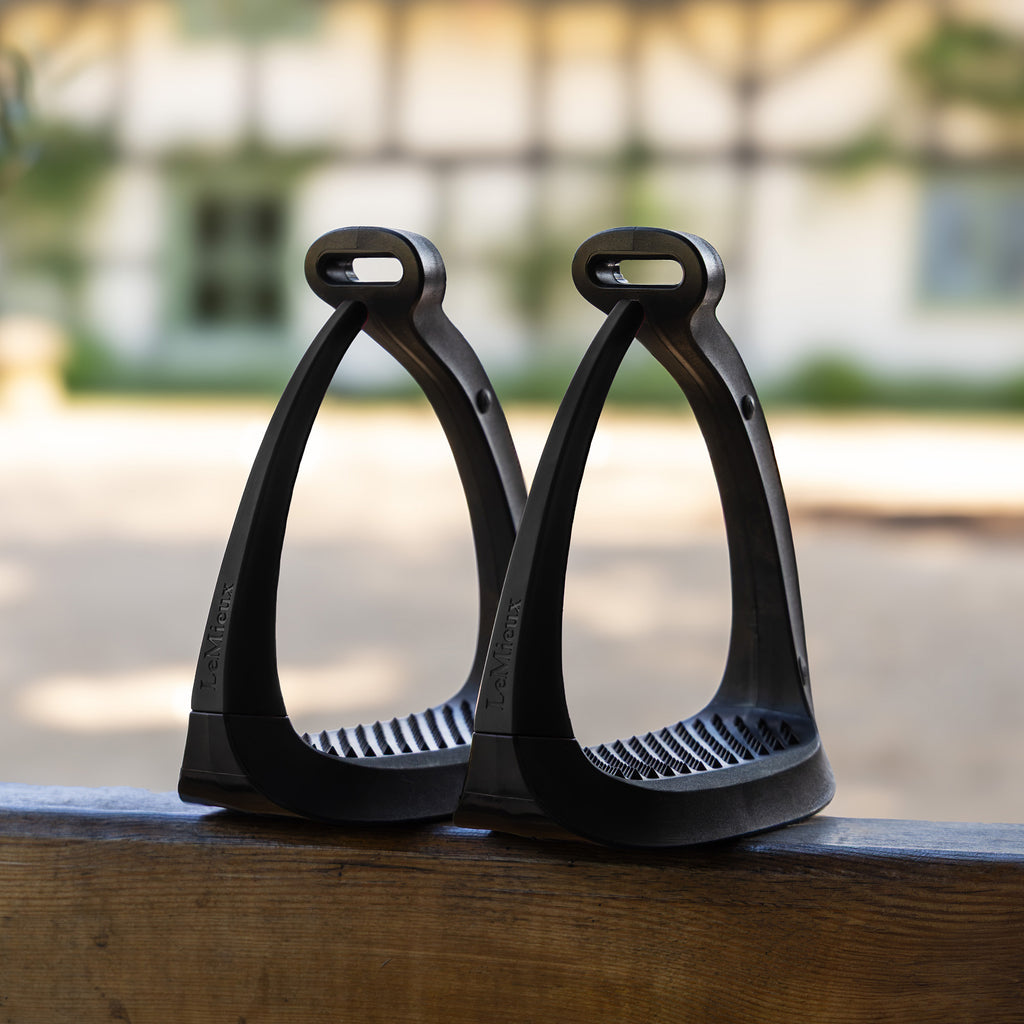 LeMieux VectorFlex Stirrup - Black