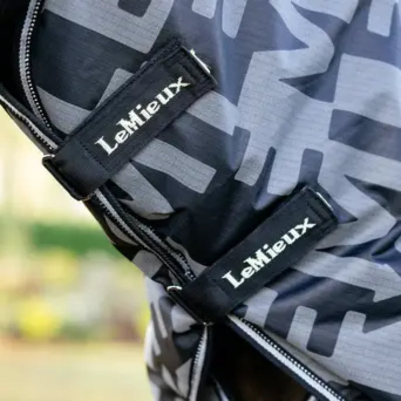 LeMieux Arika Reflective 200g Turnout Rug - Black