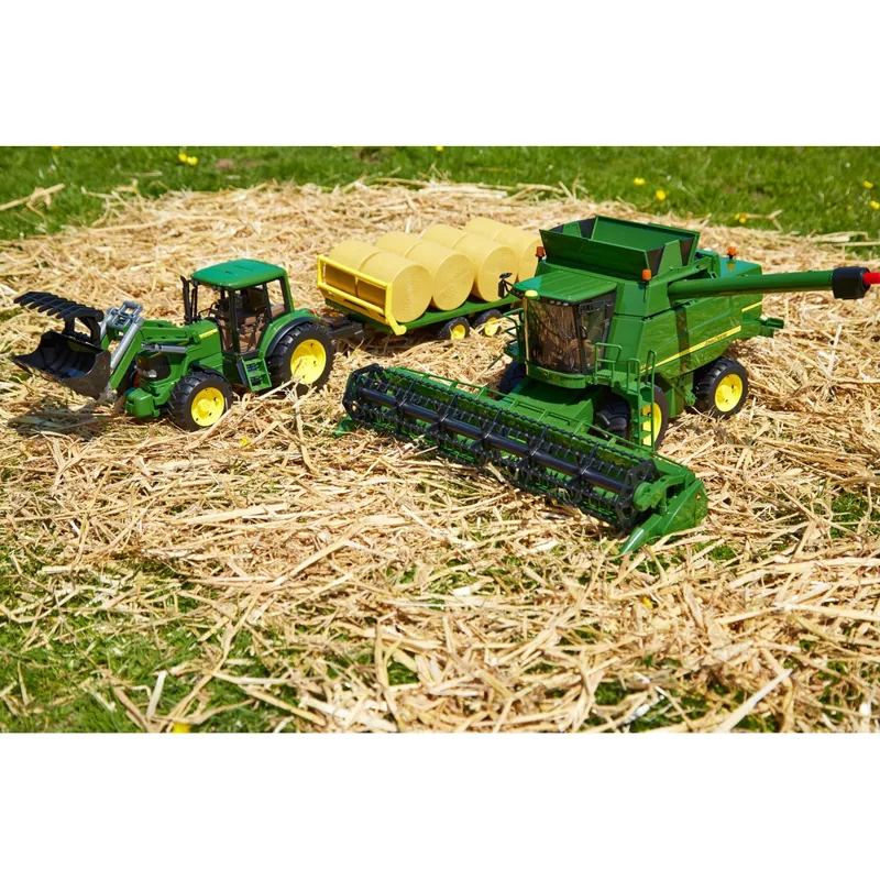 John Deere Combine Harvester T670I