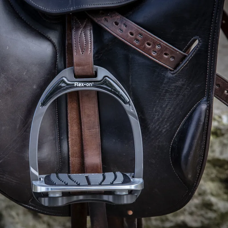 Flex-On Green Composite Inclined Ultra-Grip Stirrups - Black/Plum-1