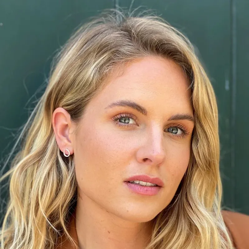 Reeves and Reeves Horseshoe Stud Earrings-1