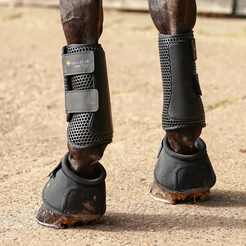 Equilibrium Tri-Zone Impact Sports Boots Front - Black-1