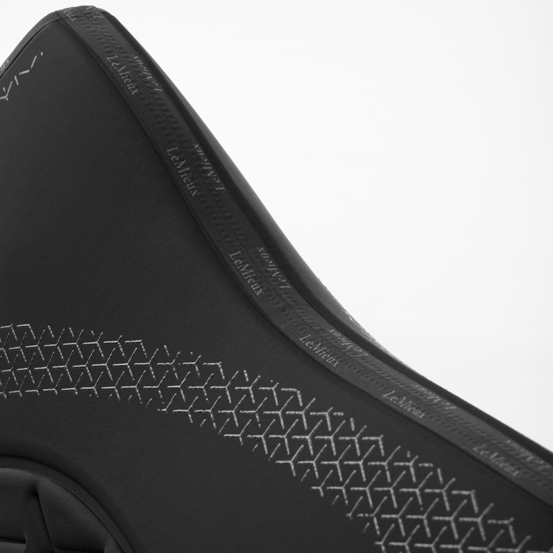 LeMieux ProForm Moulded Close Contact Pad - Black-4