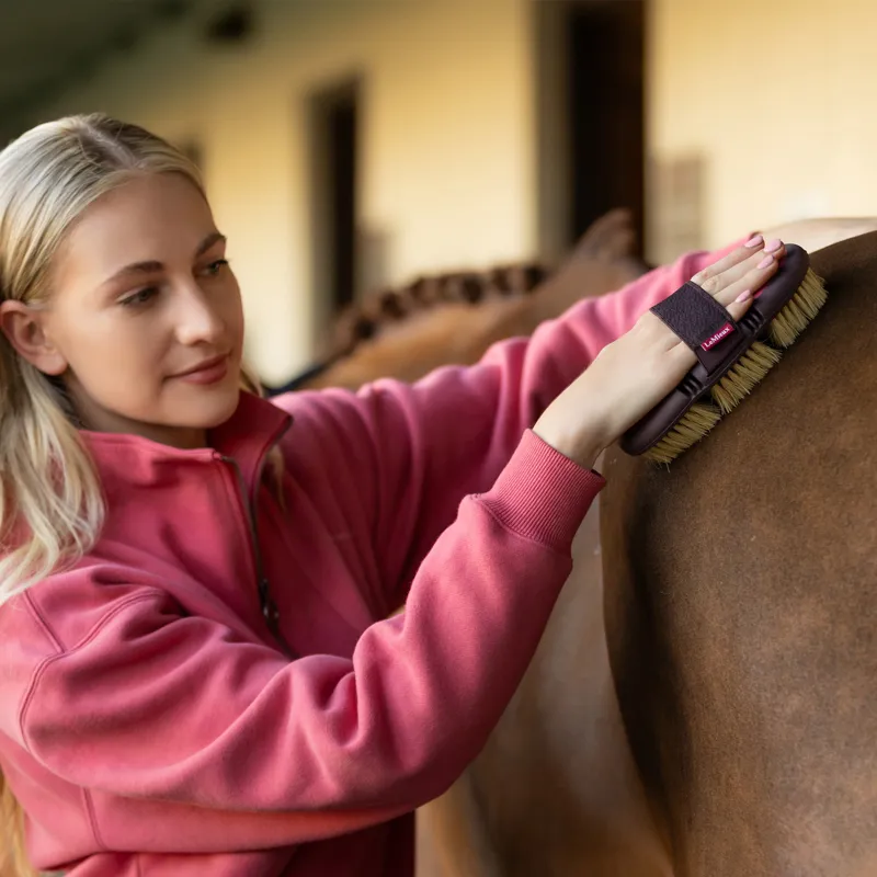 LeMieux Flexi Scrubbing Brush - Cranberry-2