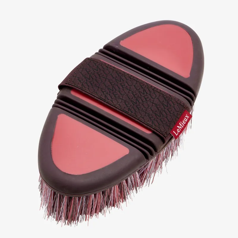 LeMieux Flexi Flicky Brush - Cranberry