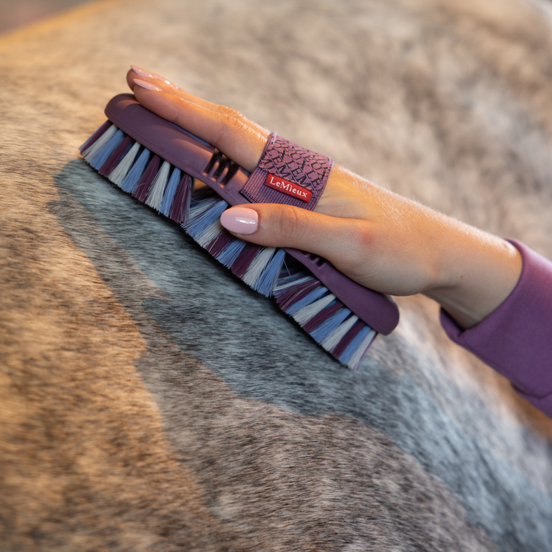 LeMieux Flexi Soft Body Brush - Powder Blue/Mallow-1