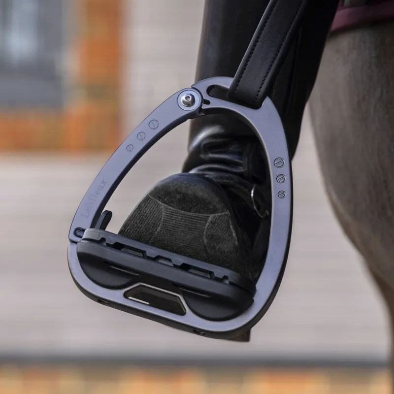 LeMieux Vector Balance Stirrup - Carbon-4