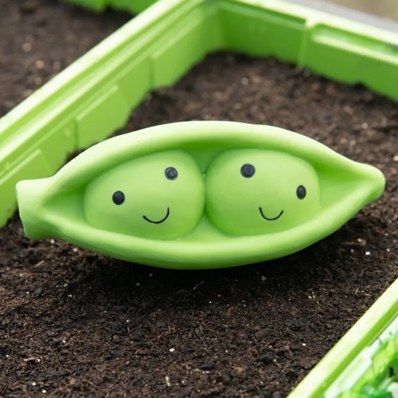 Petface Foodie Faces Latex Pead Pod Dog Toy-1