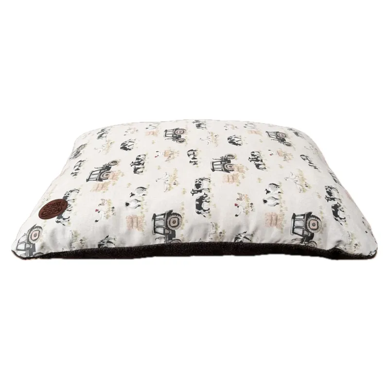 Snug and Cosy Farmyard Lounger - Cream